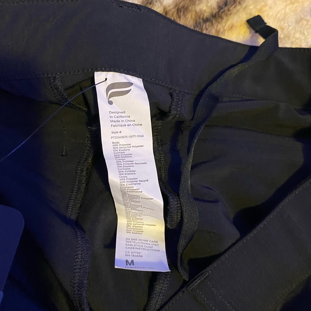 Fabletics the only pants - Picture 5 of 7